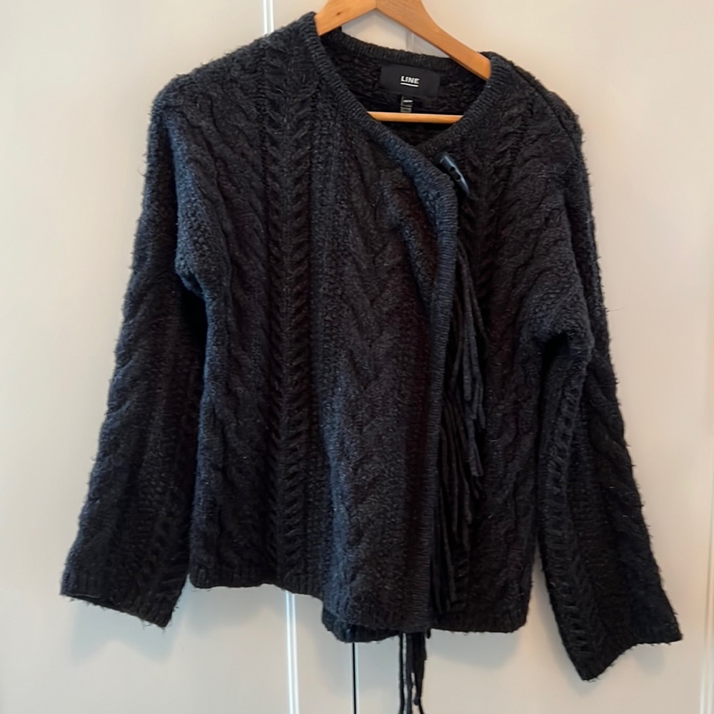 Line cardigan with fringe